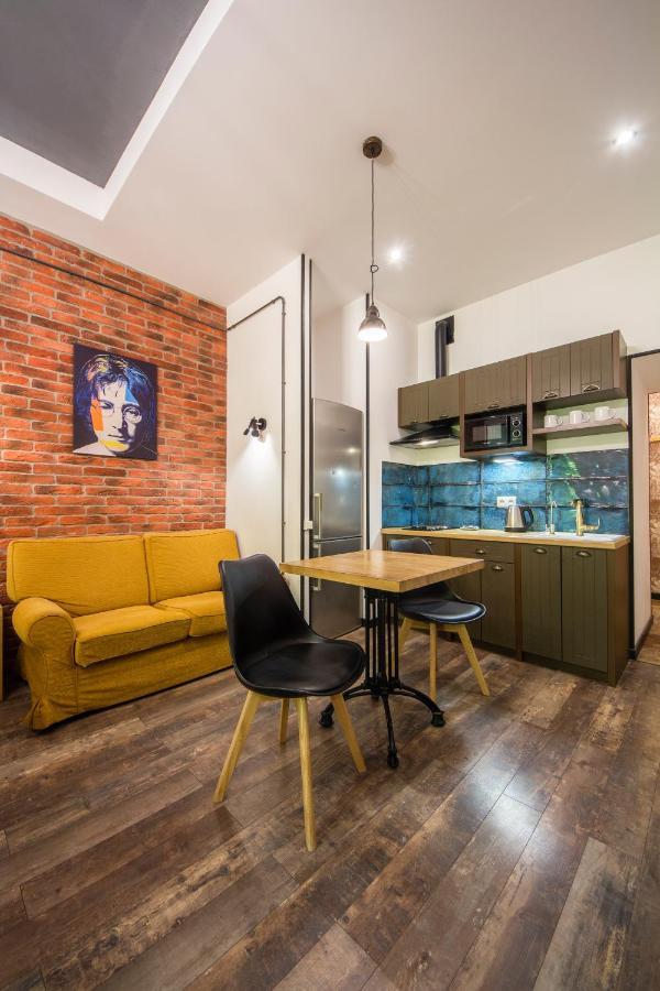 Loft Design Apartments On Desyatynnyi Ln, 7 Kyiv Exterior photo